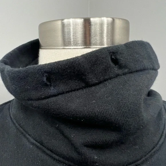 VS Black‎ Color Block Sweater - Picture 11 of 12